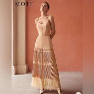 Pleated Lace Dress - Vintage Vibes